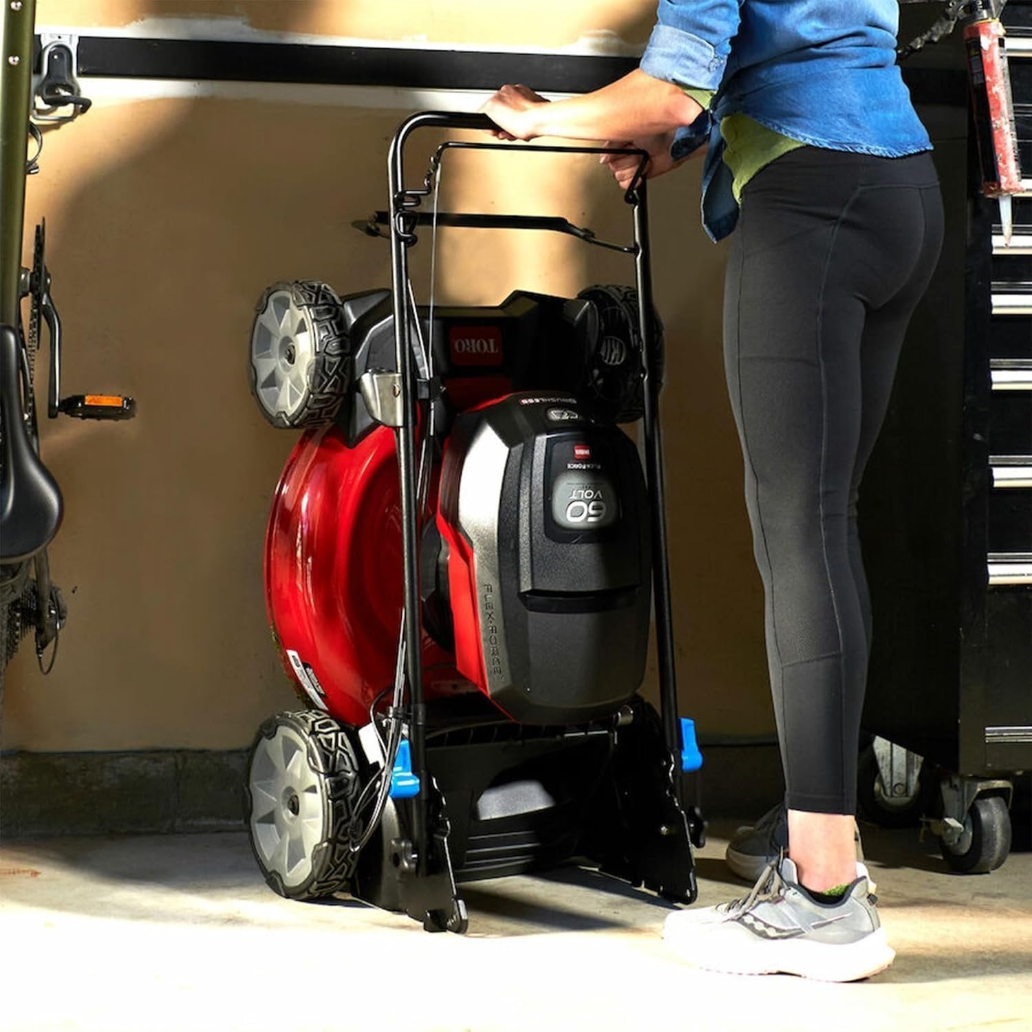81ZVxOUORZL._AC_SL1500_-1 toro super recycler 21″ 60v battery personal pace mower