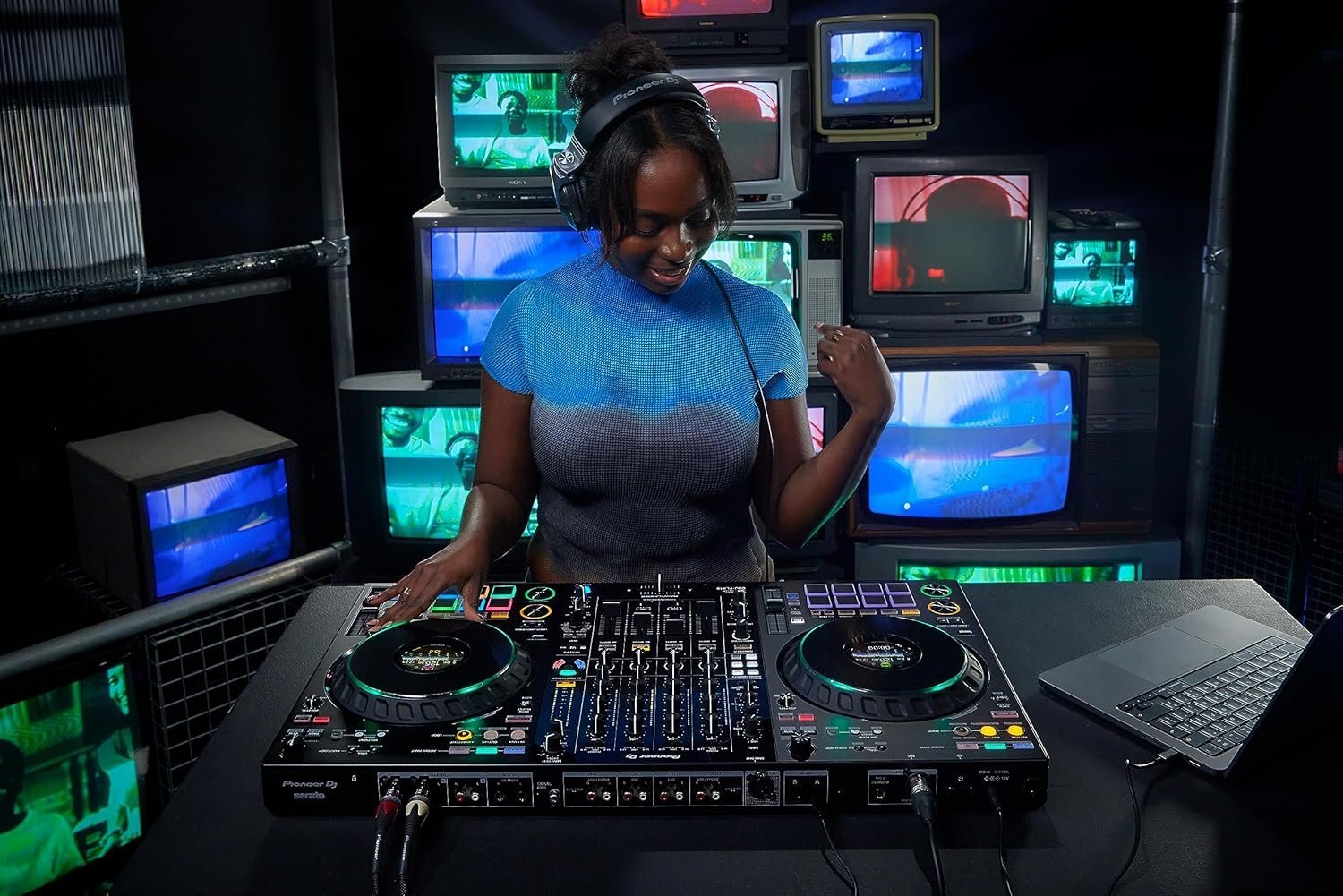 91Gp6yGe5VL._AC_SL1500_5e92877e-4e97-4c3c-a793-1103f0ece3cb pioneer dj ddj flx10 4 channel dj controller