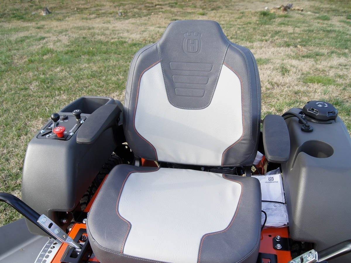 dsc02673_4 husqvarna mz61 61″ zero turn lawn mower 24hp kaw (scratch and dent)