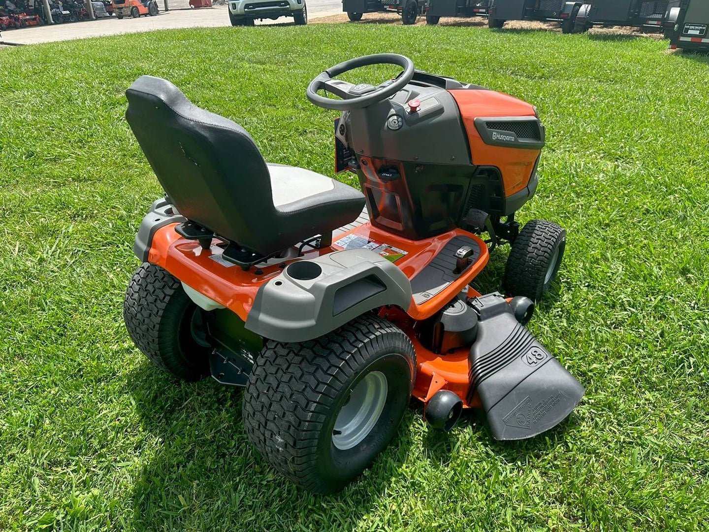 img_0636 husqvarna ts 148xk 48″ lawn tractor 24hp koh (scratch and dent)